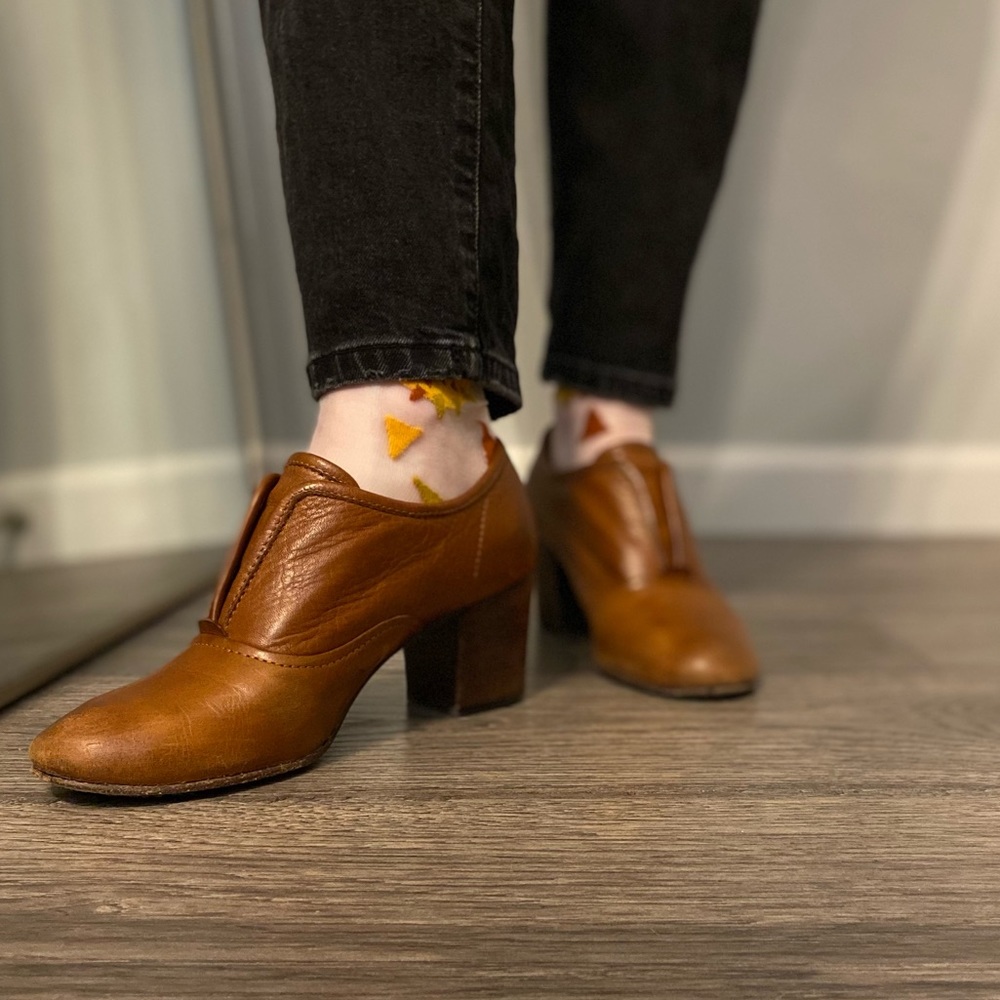 Frye Stella Slip-on Cognac Block Heel Oxford
